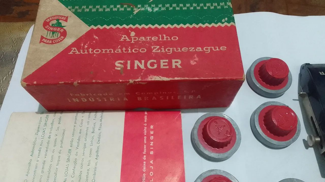 Kit Original Singer Ziguezague Antigo com caixas peças e manual  - Foto 3