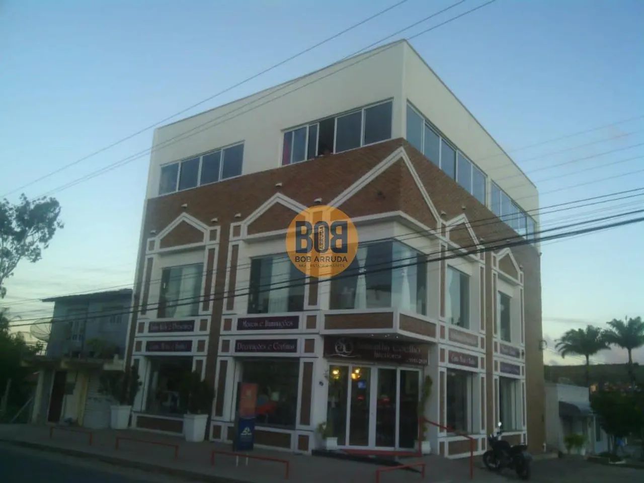 Prédio Comercial - @bobarrudape