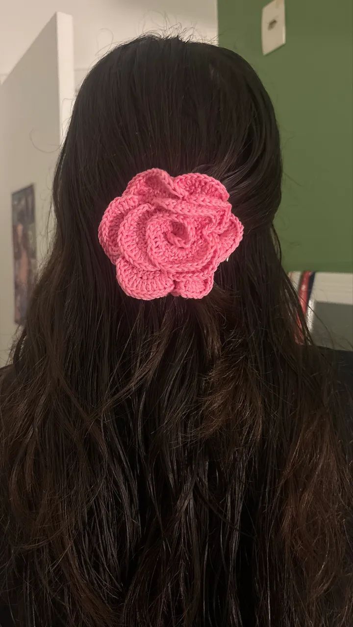 flor de cabelo de crochê