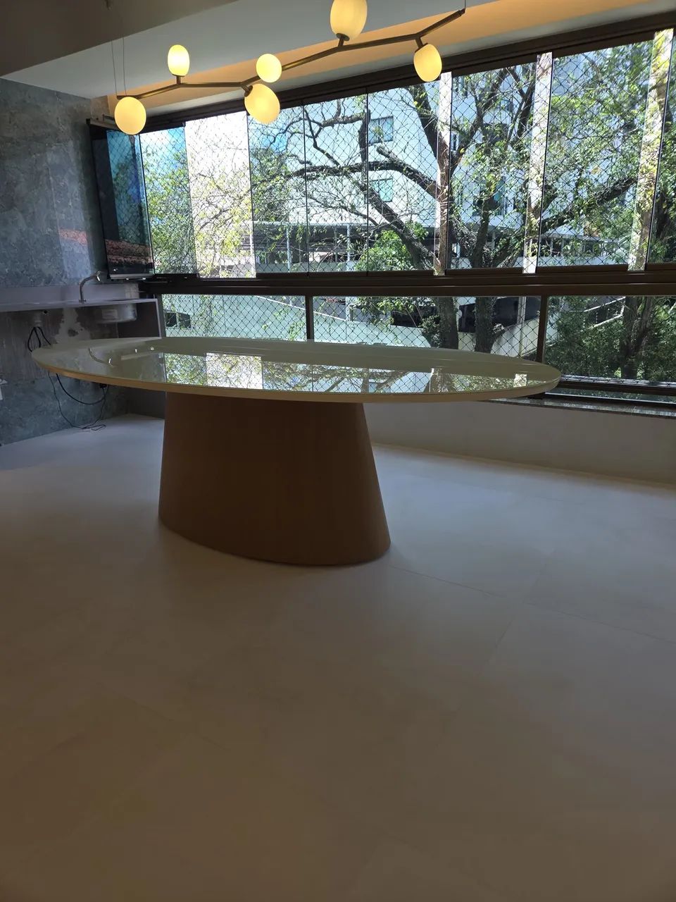 Mesa de Jantar Oval - Sofisticação Direto de Fábrica - Foto 2