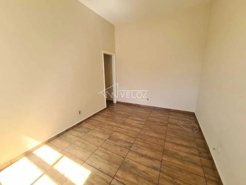 Apartamento : / Residencial / Catete