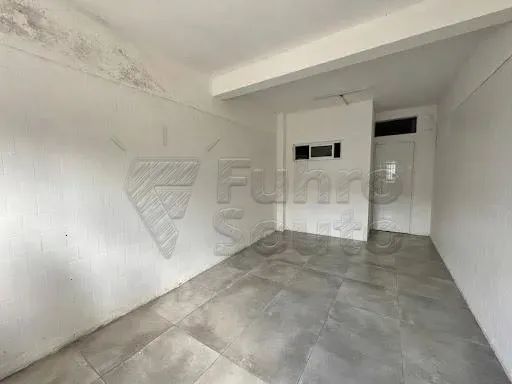 Casa individual, com um dormitório, em região central, prática e com garagem - Foto 3