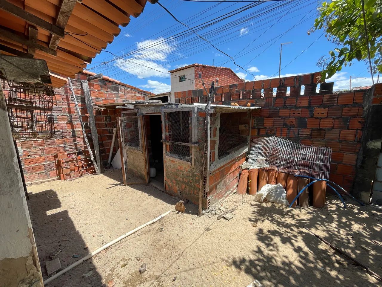 Vende-se está casa