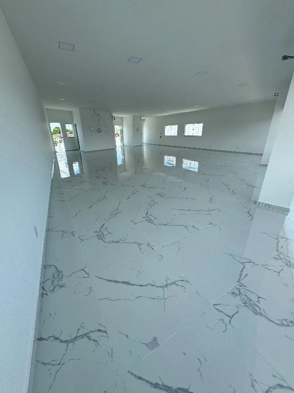 Alugo sala na Av. Cap. Júlio Bezerra, Aparecida - Foto 5