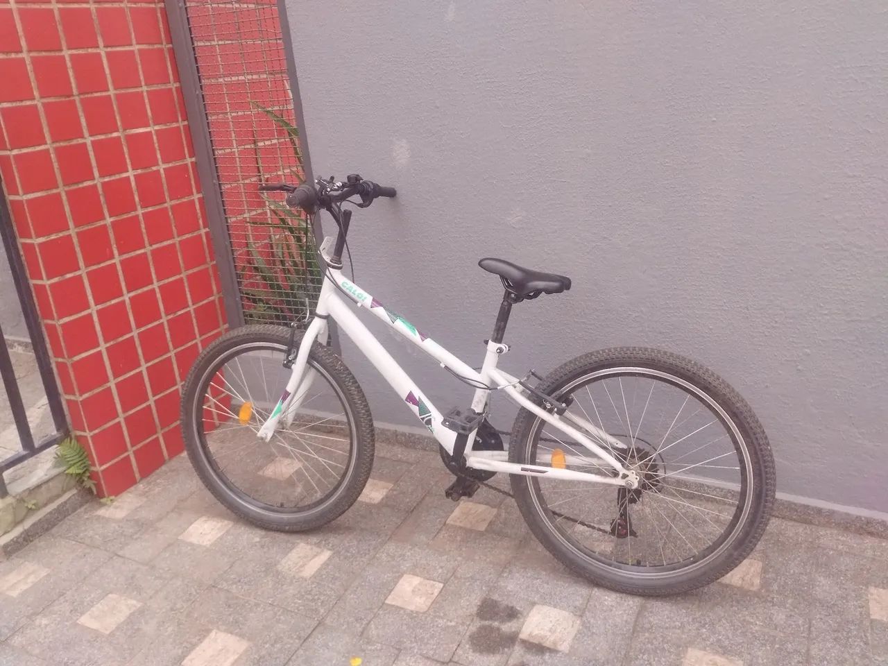 Bicicleta 18 marchas CALOI aro 26 - Foto 2