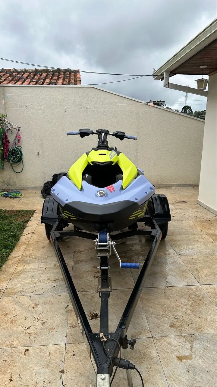 Jet ski seadoo spark trixx 2024