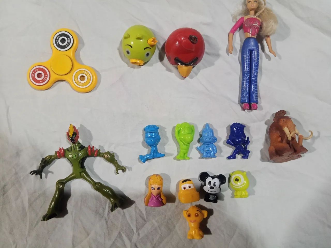 Lote com brinquedos variados 