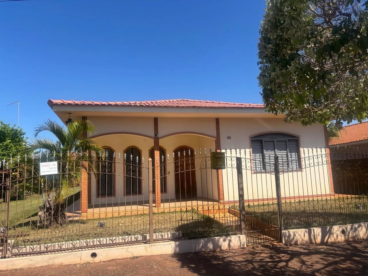 Venda - Residência no Centro de Flórida - PR