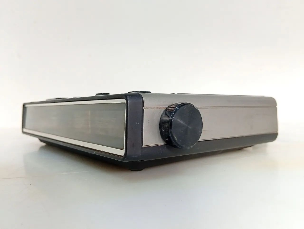 rádio relógio sanyo rm-6100 - Foto 2