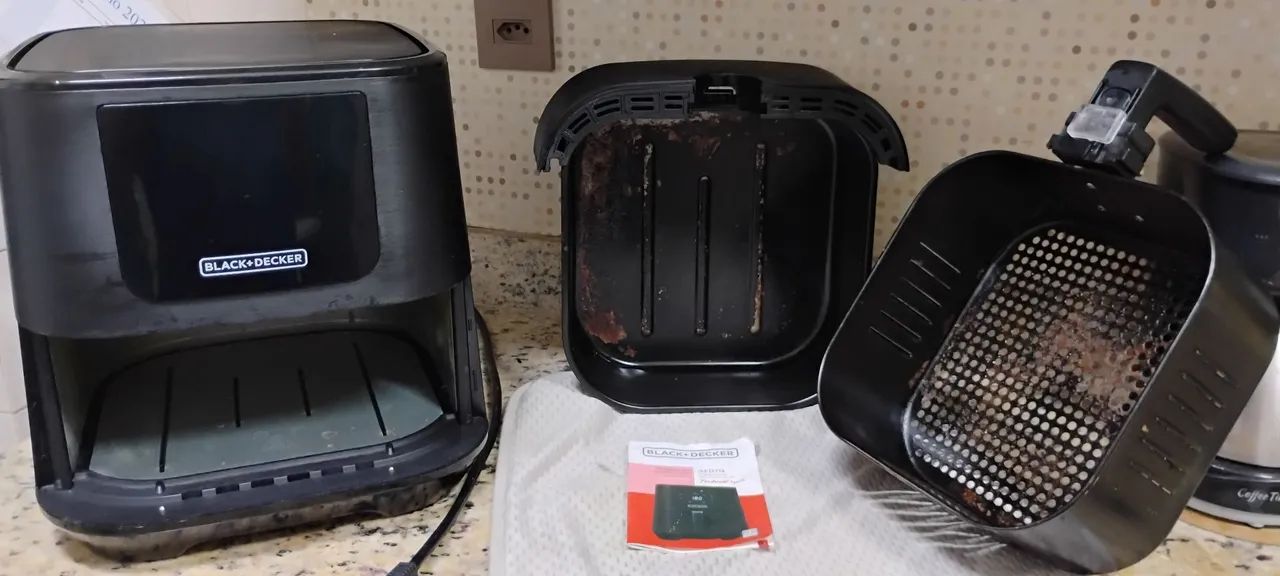 Fritadeira Air Fryer Black + Decker AFD7Q - Foto 4