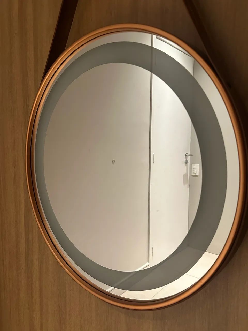 Espelho Redondo Adnet 55cm com LED e Alça de Couro - Foto 2