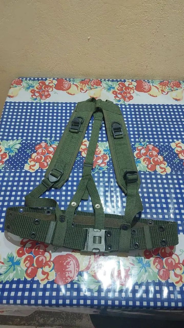 Suspensório militar em ótimo estado