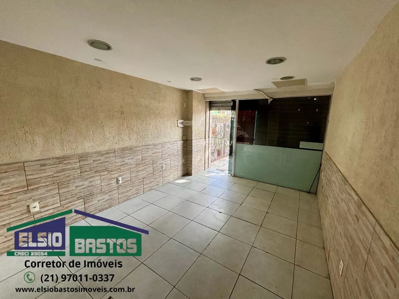 Loja com Banheiro Rua Santa Cecilia 937 Bangu RJ - Foto 5