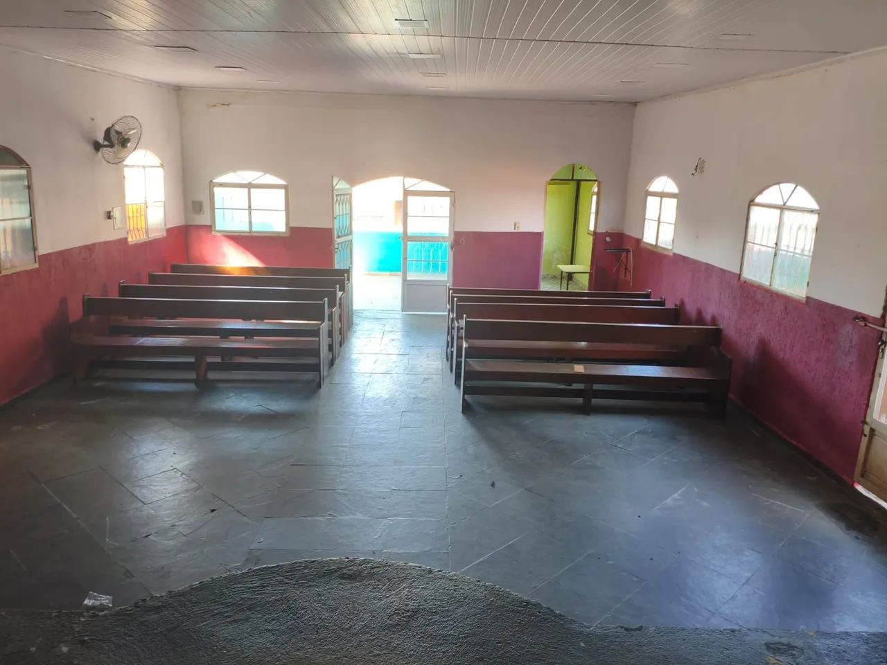 Vendo um imóvel onde funcionava uma igreja. - Foto 5
