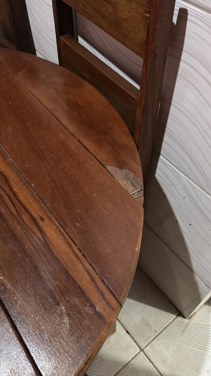 Vendo Mesa com 4 cadeiras  - Foto 2