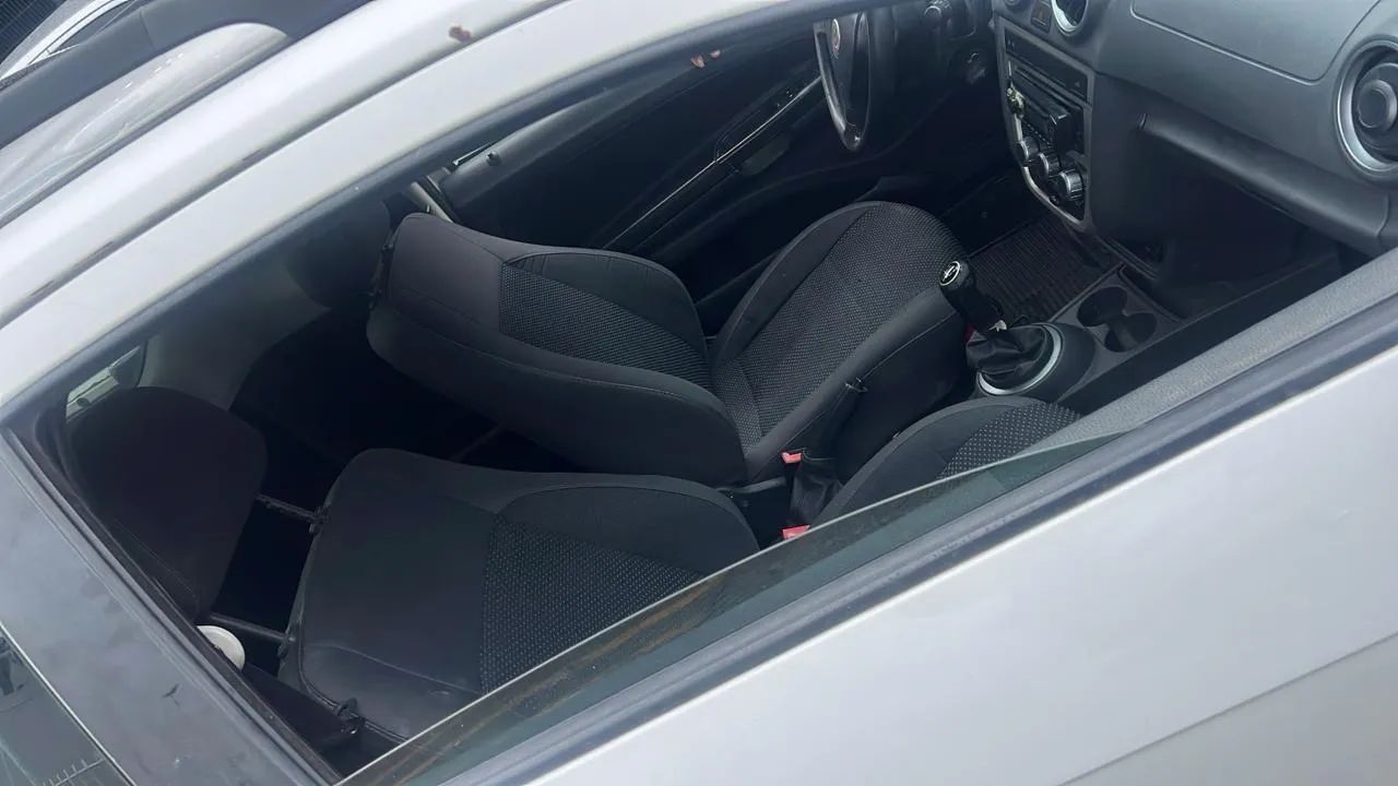 Volkswagen Saveiro Trooper 1.6 MI Total Flex 8V CE 2013 - Foto 3