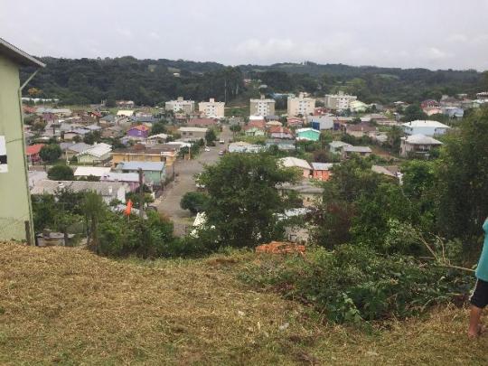 Oportunidade Única! Lindo Terreno de 360m² com localização privilegiada em Carlos Barbosa