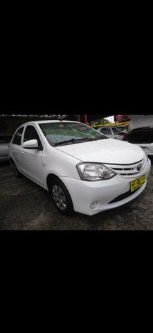 Toyota Etios Sedan X 1.5 2017 Completão + Instalação de GNV IPVA 2019 GRÁTIS