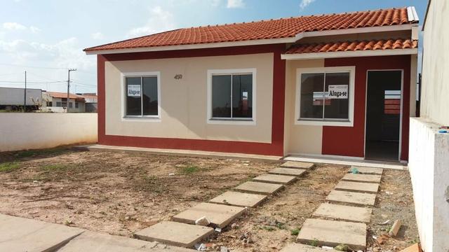 Alugo casa de 3 quartos sendo uma suite