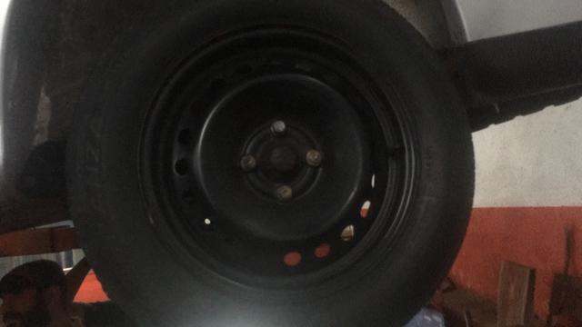 Troco rodas 15 de ferro por rodas 17 tenho volta $ - Foto 2