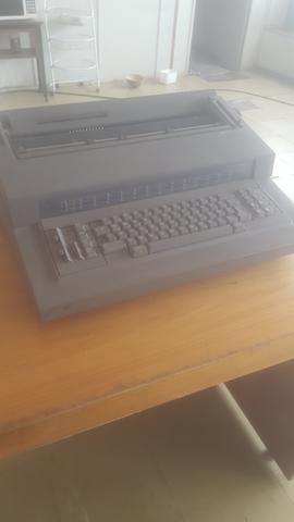 Maquina datilografia eletrica olivetti et 121 - Foto 2