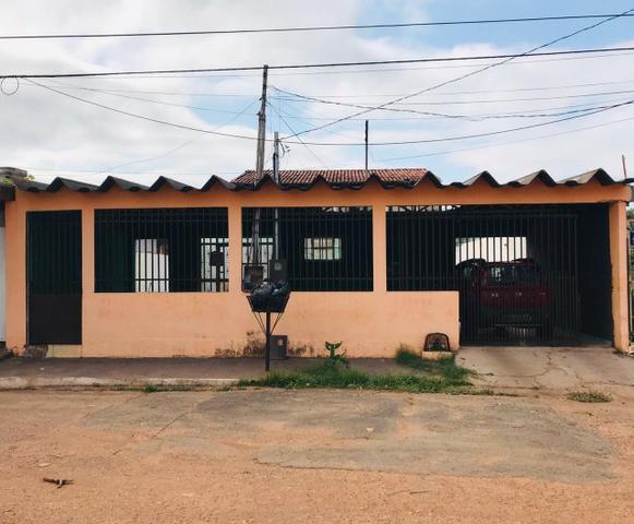Alugo sobrado no bairro Coophamil