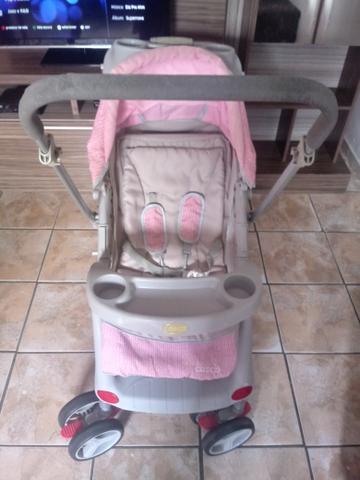 Carrinho de bebê menina e bebê conforto