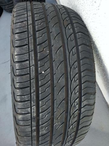 Par Pneus 235/45 R18 - Foto 3