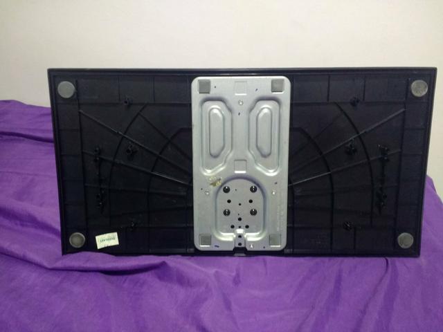 Pé base suporte tv LG 32lv5500 42lv5500 - Foto 3