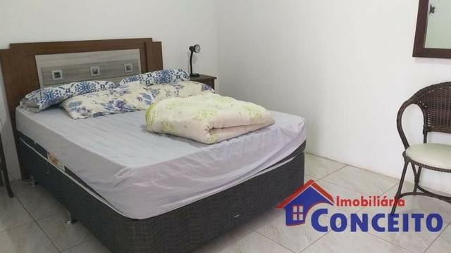 C395 - Linda residência em ótima localização a 300 metros do mar - Foto 4