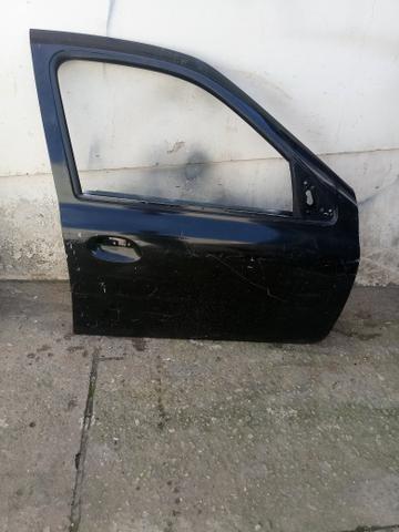Porta Direita Dianteira p/ Renault Clio Hatch / Sedan 4 portas a partir 2001