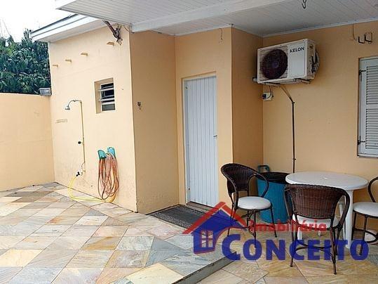 C395 - Linda residência em ótima localização a 300 metros do mar - Foto 5