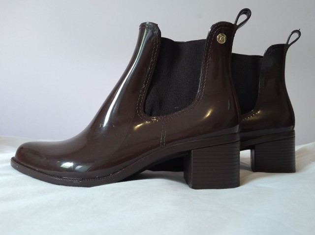 Bota Marrom cano curto N. 35 - Nova - Linda e Moderna para arrasar - Foto 2