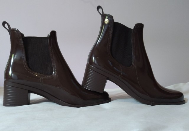 Bota Marrom cano curto N. 35 - Nova - Linda e Moderna para arrasar