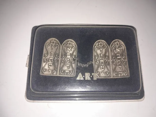 Prendendores antigo de Talit