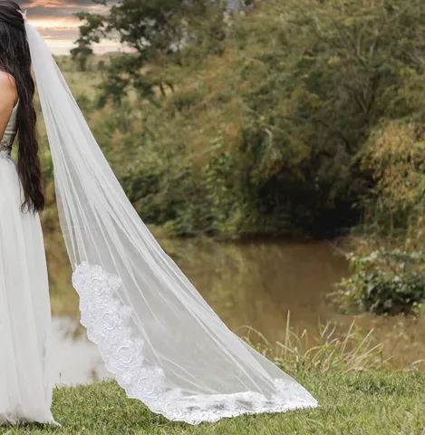 Vestido De Noiva Estilo Princesa Bordado Pérolas Brinde Véu