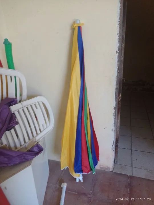 Guarda-sol de praia colorido grande - Foto 4