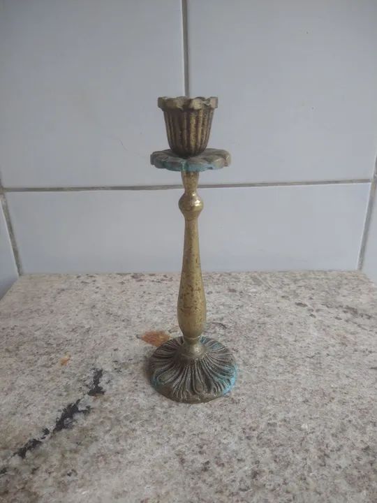 Castiçal metal bronze antigo 
