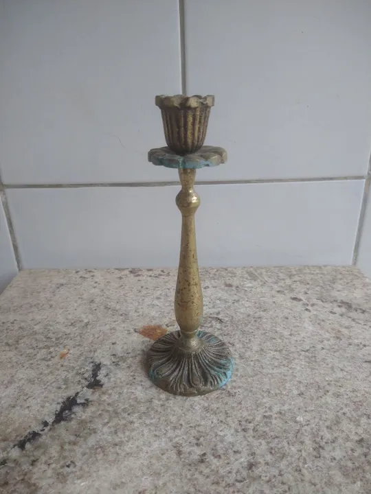 Castiçal metal bronze antigo