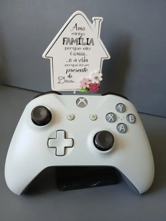 Controle xbox one, funciona perfeitamente. 