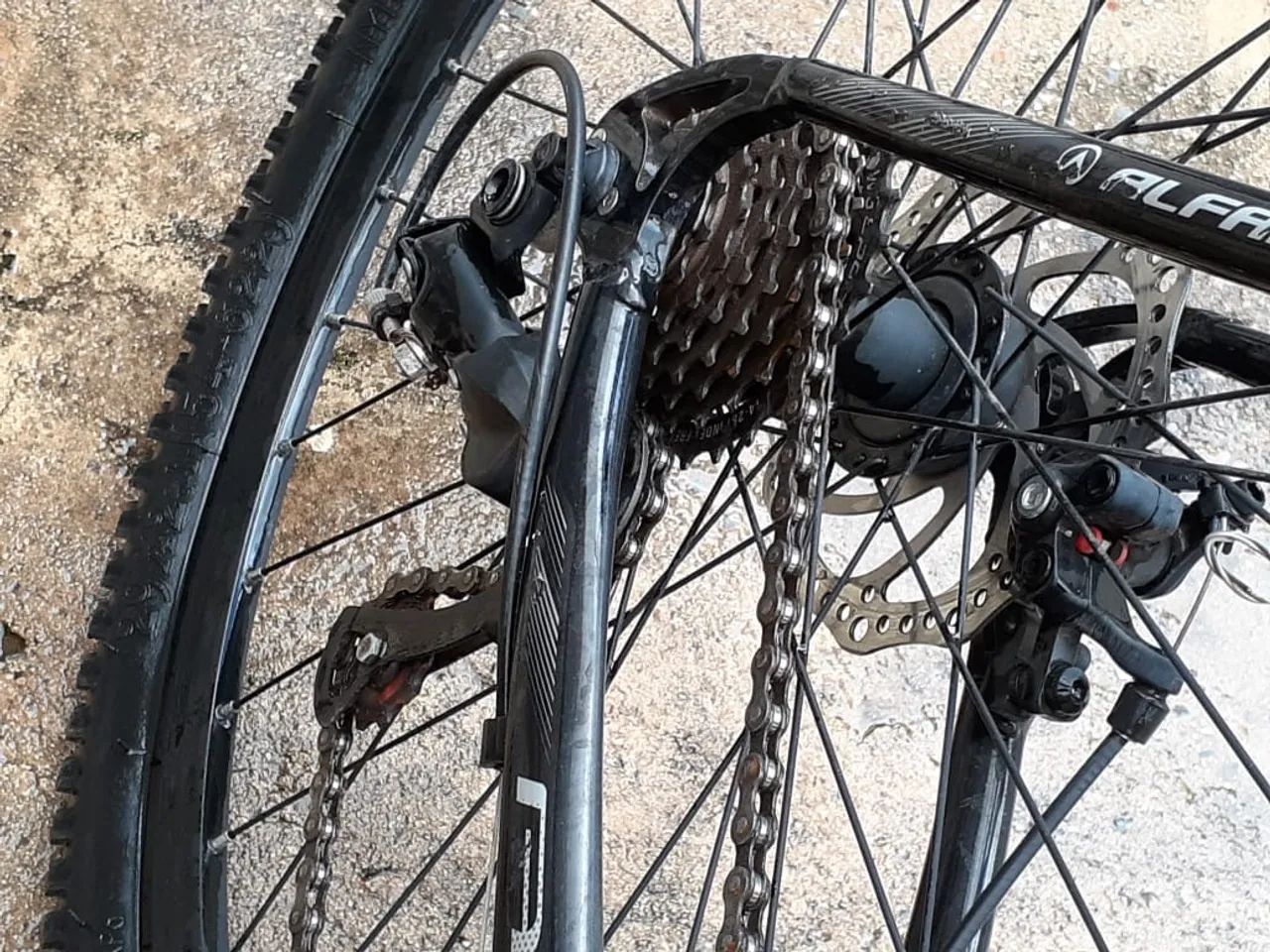 Bicicleta aro 29 ACEITO TROCA EM CELL - Foto 3