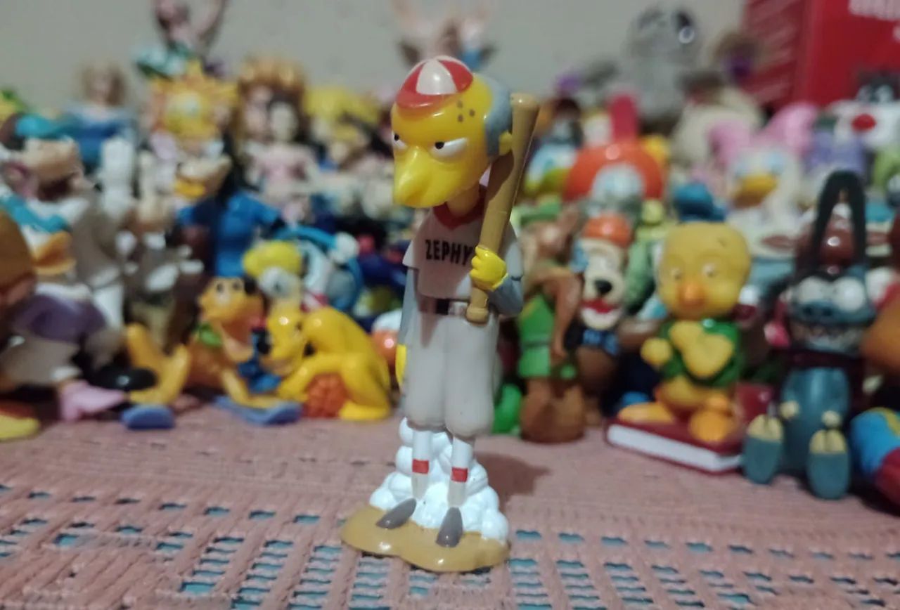 Boneco Burns Simpson Jogador de Beisebol