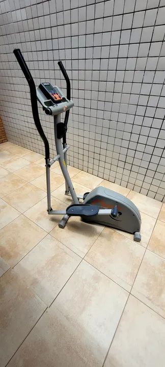 Elíptico da Athletic Advanced 330E