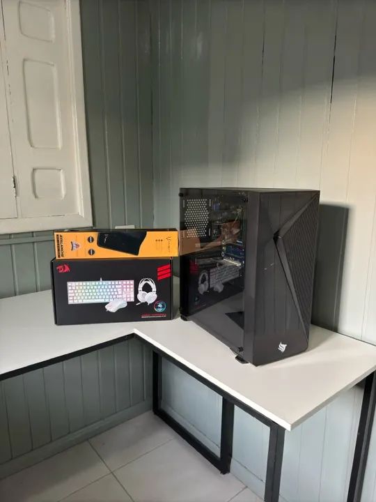 Computador + Kit Redragon + Mousepad husky