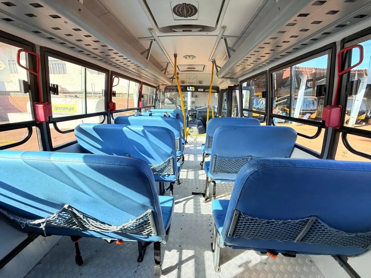 Microônibus Volare V8L 4x4 ano 2012/2013 motor cumins isf 4cc em cascavel,PR - Foto 10