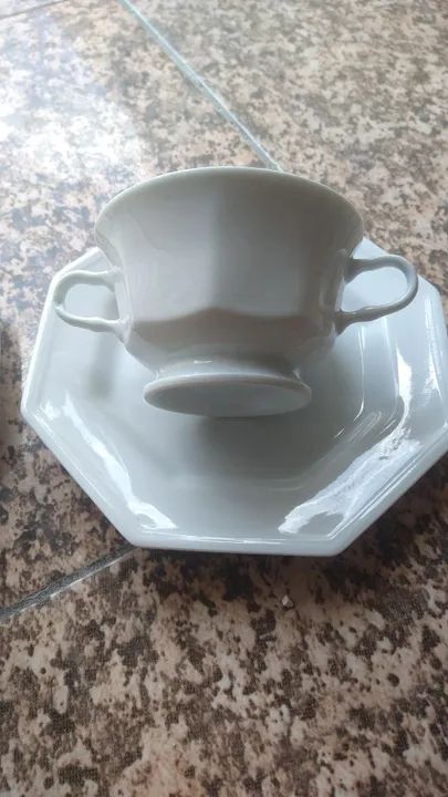 Lindíssima consume branca em porcelana Schmidt oitavada capacidade 320ml só a consume é 60 - Foto 2