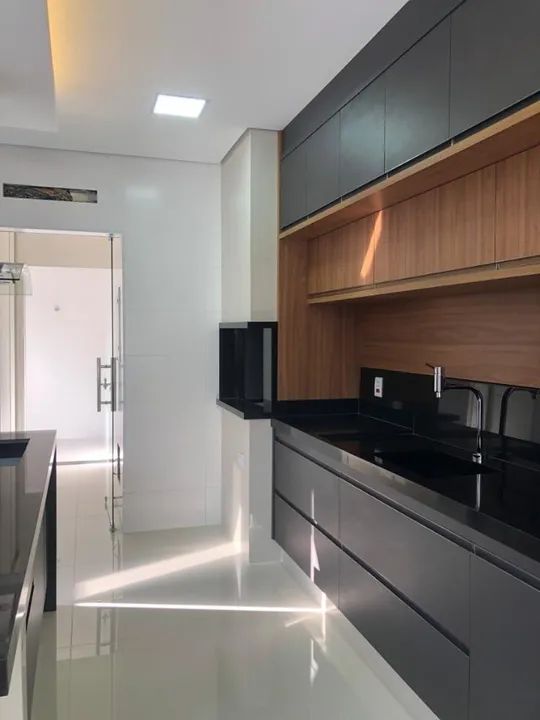 Belíssima casa sofisticada e aconchegante no Gaivota 2 - Condomínio alto padrão!! - Foto 3