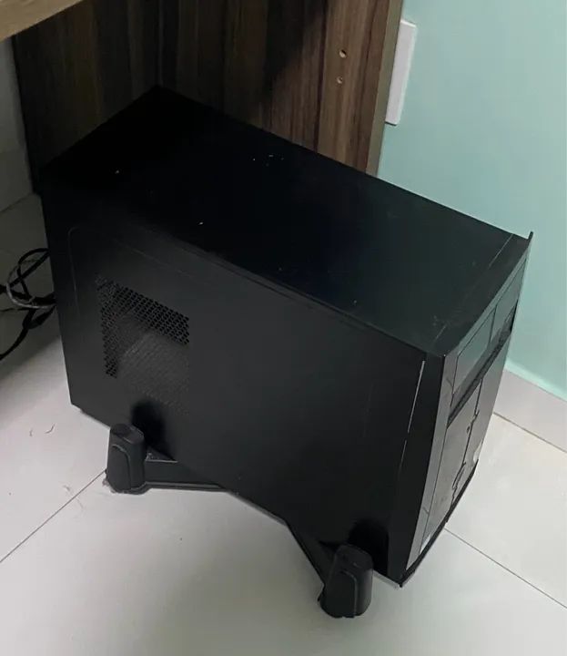 Computador-3,40 GHz, 4 Núcleos,6 GB DDR3 200GB, gabinete escritório preto