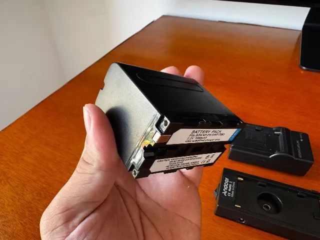Kit Bateria Extra Gigante para Câmera Sony (Sei que funciona na ZV-E10) - Foto 3