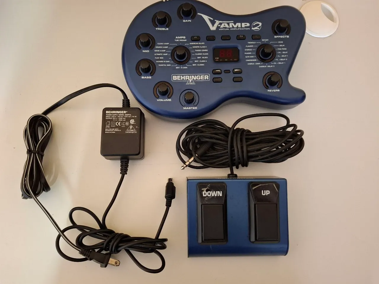 Pedaleira Behringer V-amp 2 Multiefeitos Excelente